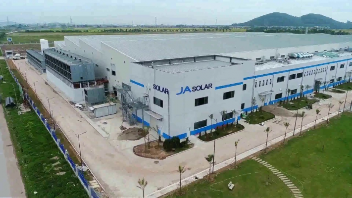 Nhà máy JA Solar tại Khu công nghiệp Quang Châu, huyện Việt Yên, tỉnh Bắc Giang có công suất thiết kế 1.500 MW mỗi năm, sản xuất 600MW thanh silicon đơn tinh thể, 900 MW khối silicon đa tinh thể cũng như 1.500MW tấm silicon đơn tinh thể và đa tinh thể hàng năm.